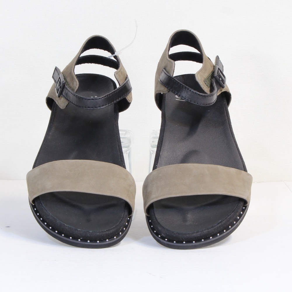 Earth Women's Grove Cameo Dark Olive Leather Sandal